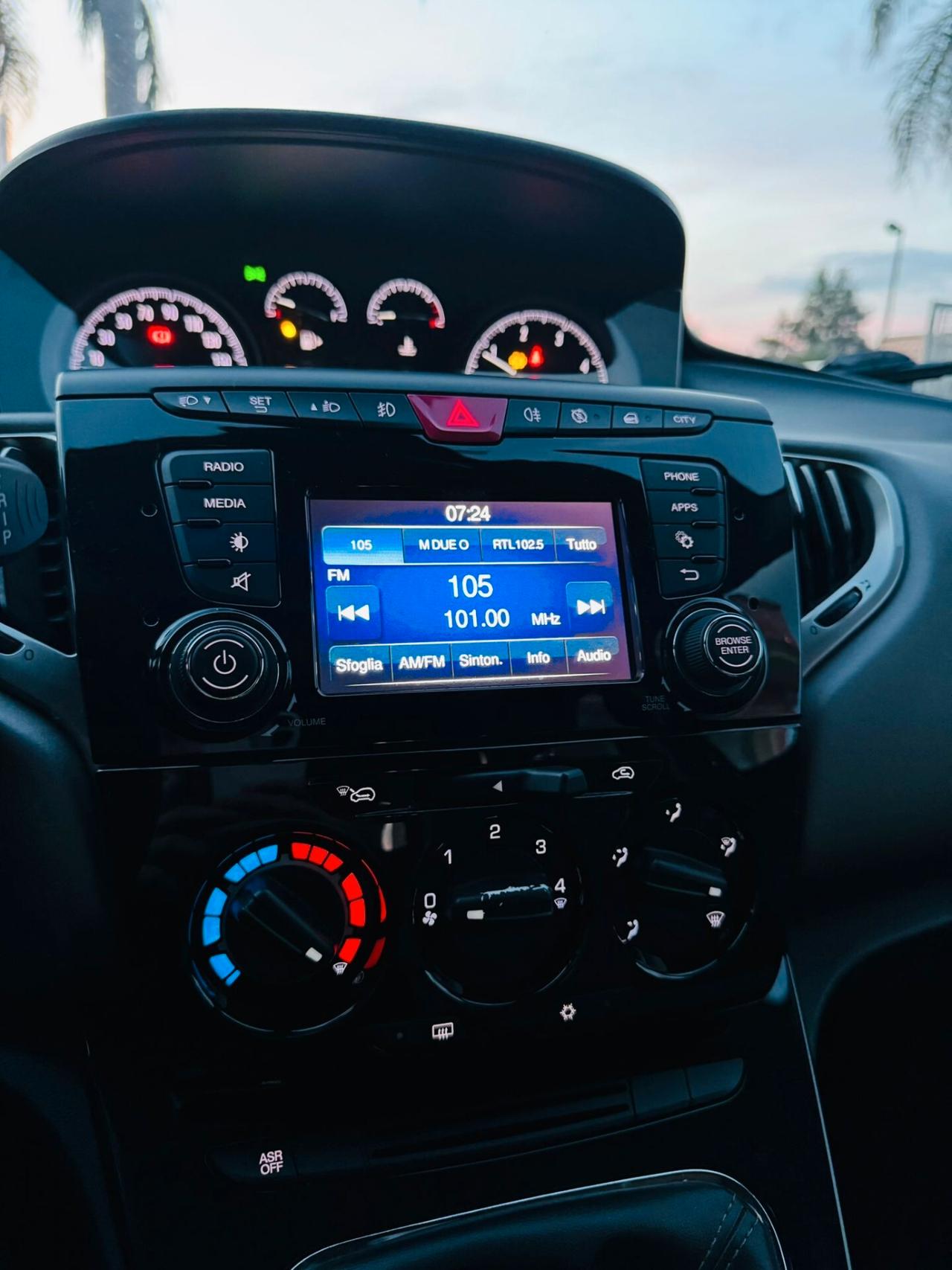 Lancia Ypsilon 1.3 MJT 16V 95 CV 5 porte S&S Gold