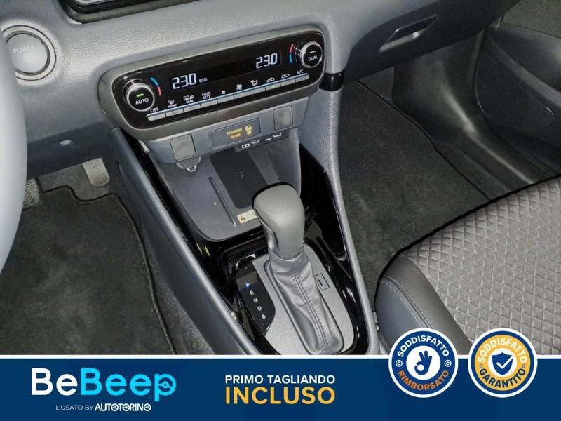 Toyota Yaris 1.5H 130 LOUNGE