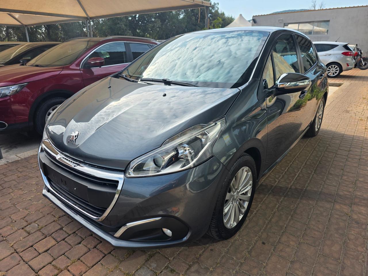 Peugeot 208 BlueHDi 75 5 porte Allure
