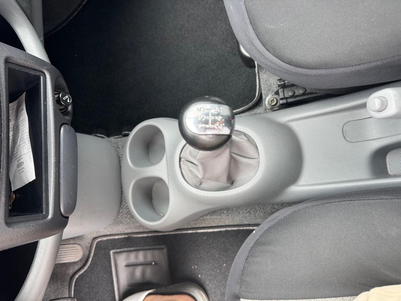 Toyota Yaris 1.0i 16V cat neopatentati 120000km