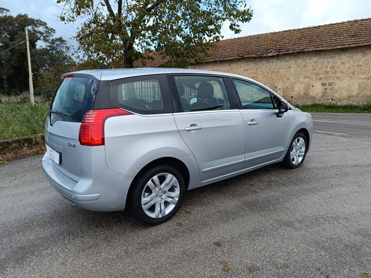 Peugeot 5008 1.6 HDi 110CV Premium 7 POSTI