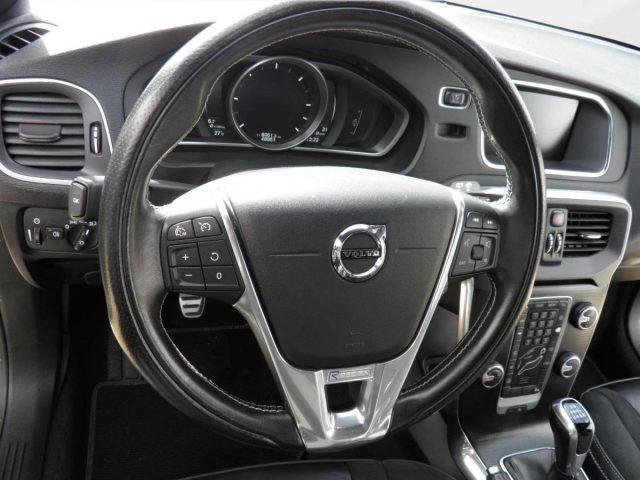 VOLVO V40 V40 D2 R-DESIGN