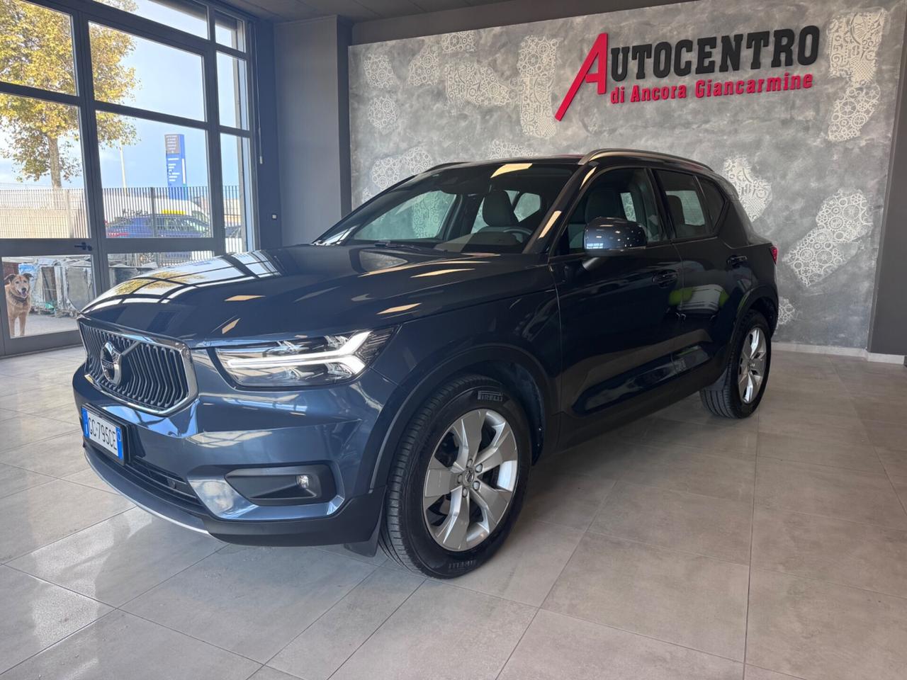 VOLVO XC40 D3 R DESIGN MOMENTUM MY2020