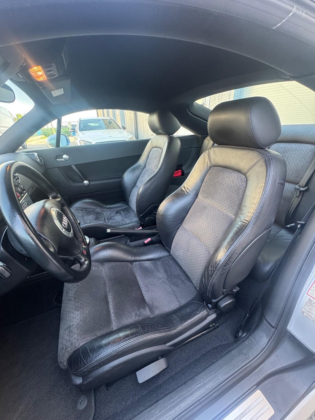Audi TT Coupé 1.8 225 CV quattro