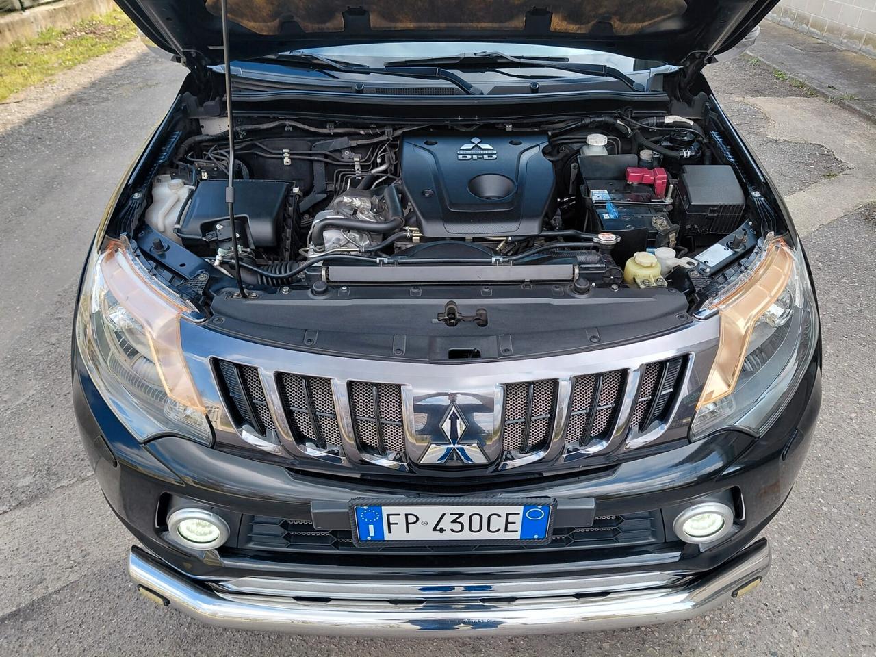 Mitsubishi L200 D.cab hard top 181cv UNICO PROP.