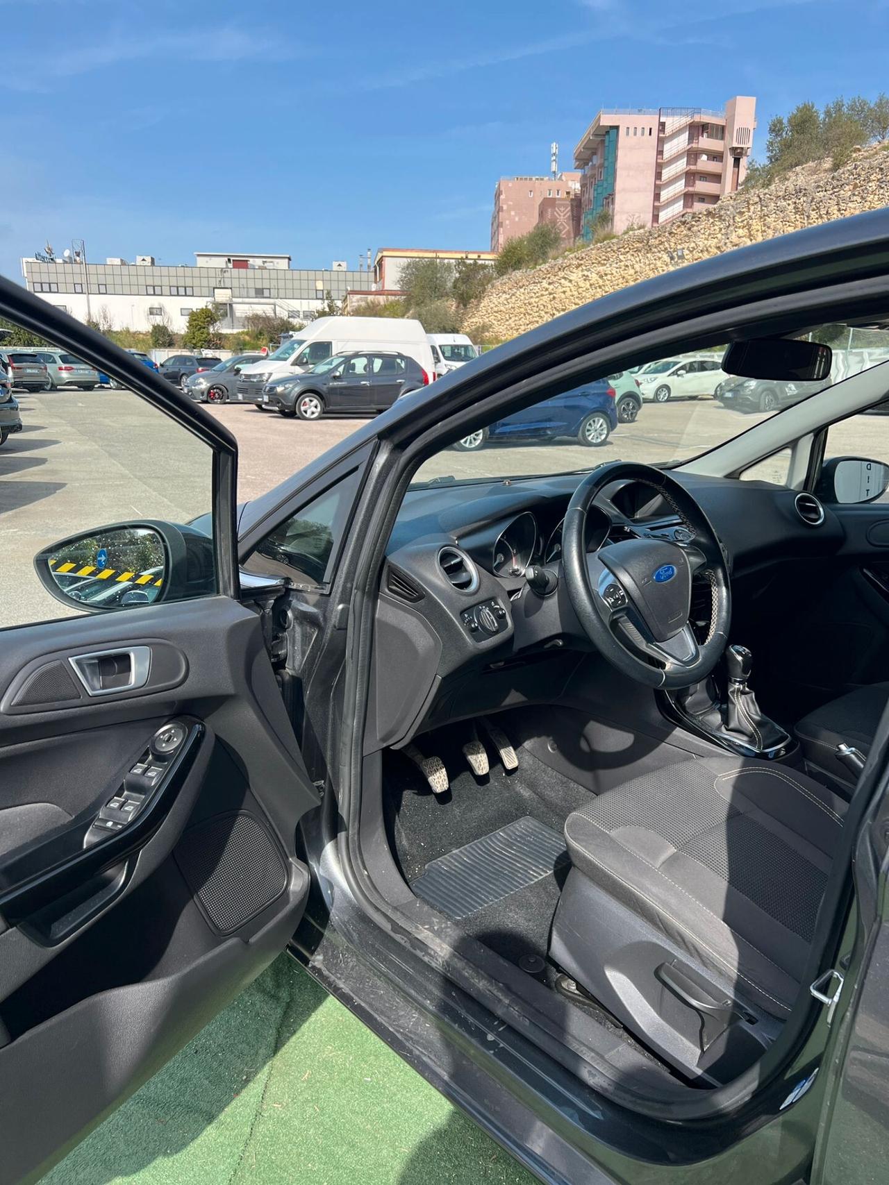 Ford Fiesta 1.5 TDCi 75CV 5 porte Titanium