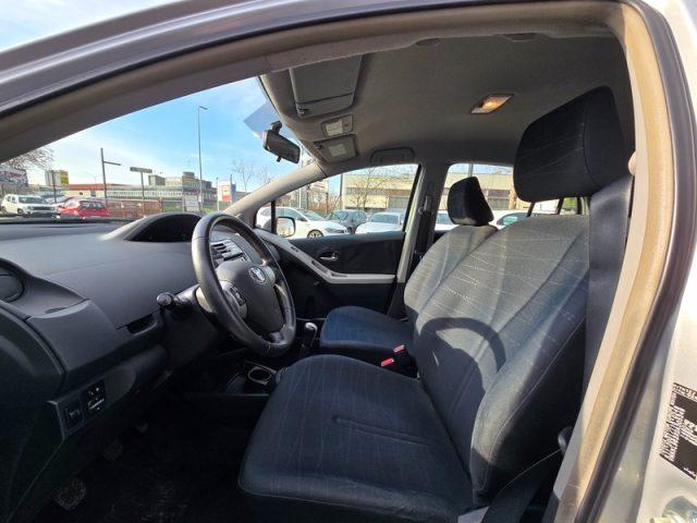 TOYOTA Yaris 1.3 5 porte Navi NEOPATENTATI