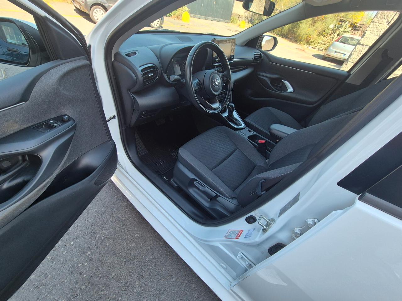 Toyota Yaris 1.5 Hybrid iva esposta inclusa 2021