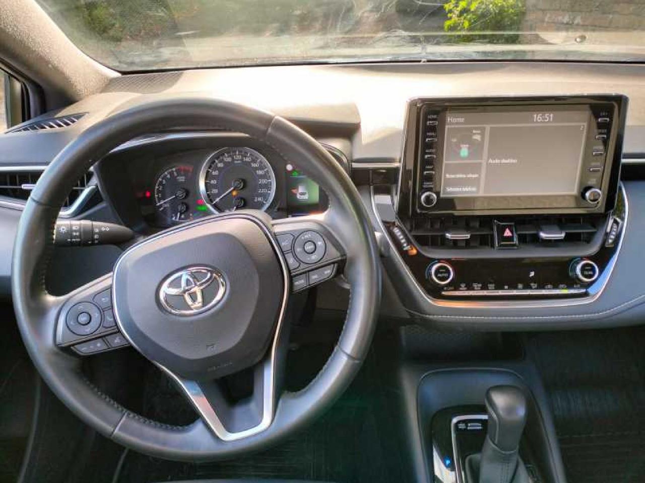 Toyota Corolla 1.8h cvt fULL km 23000