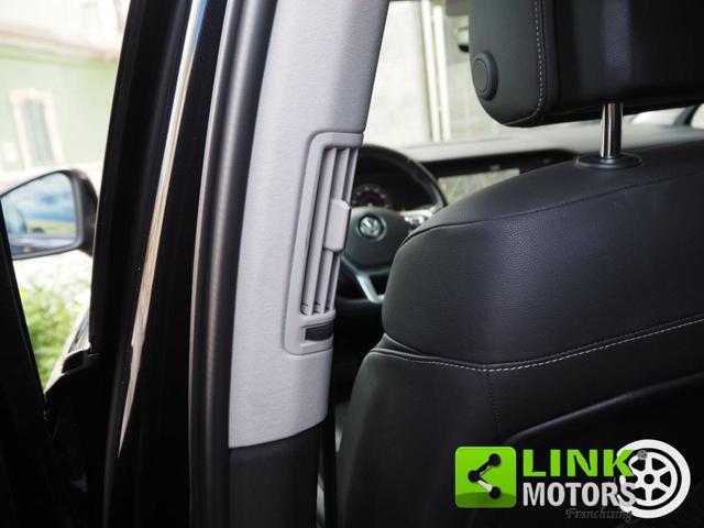 VOLKSWAGEN Touareg 3.0 V6 TDI 286 CV R-LINE