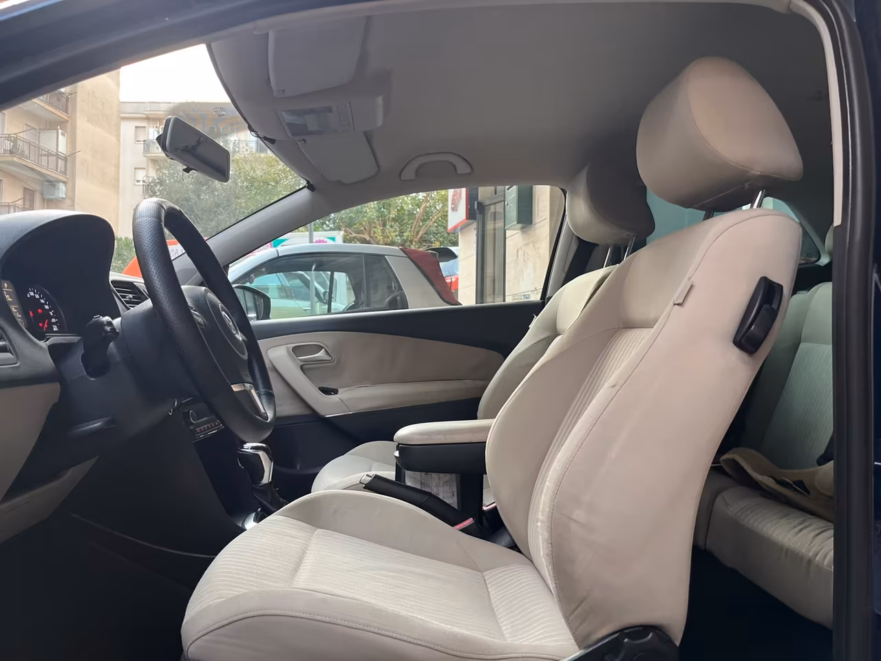 Volkswagen Polo 1.6 TDI - AUTOMATICA - 2013