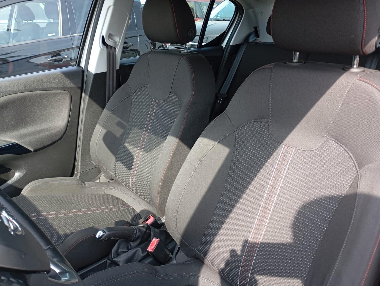 Opel Corsa 1.4 90CV GPL Tech Black Edition