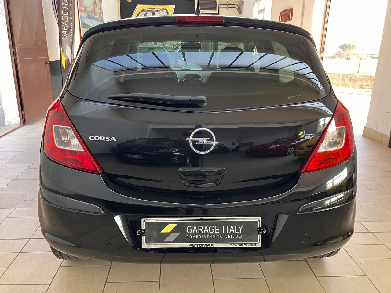 Opel Corsa 1.2 5 porte Cosmo NEOPATENTATI