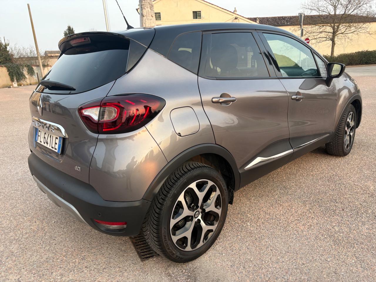 Renault Captur 1.5 dci anno 2017 km soli 108 mila