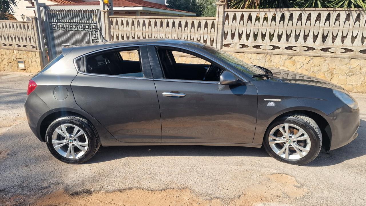Alfa Romeo Giulietta 1.6 JTDm-2 105 CV Exclusive
