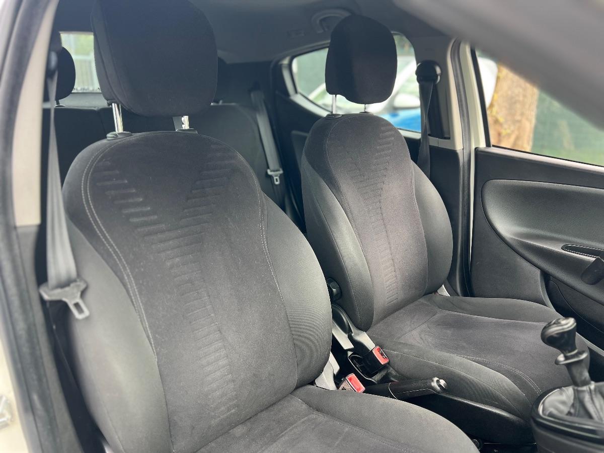 LANCIA - Ypsilon - 1.2 69 CV 5 porte Silver