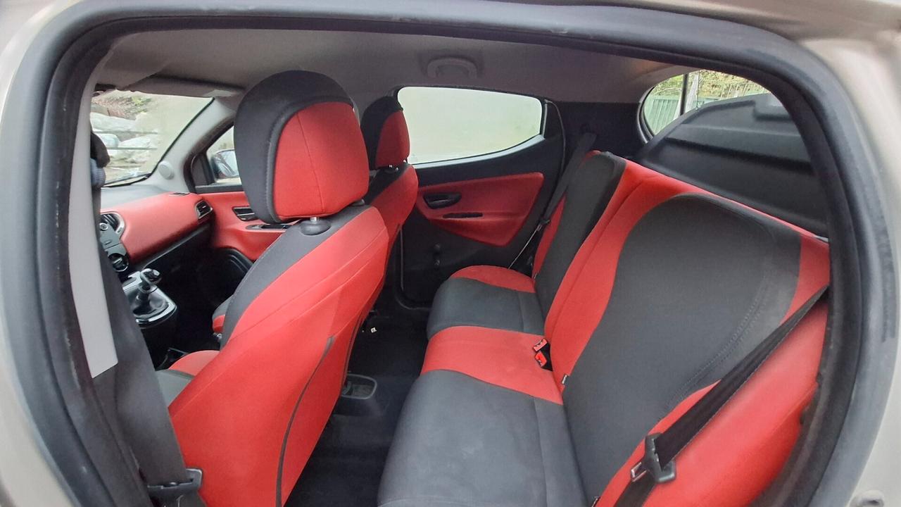 Lancia Ypsilon 0.9 TwinAir 85 CV 5 porte Metano Ecochic Gold