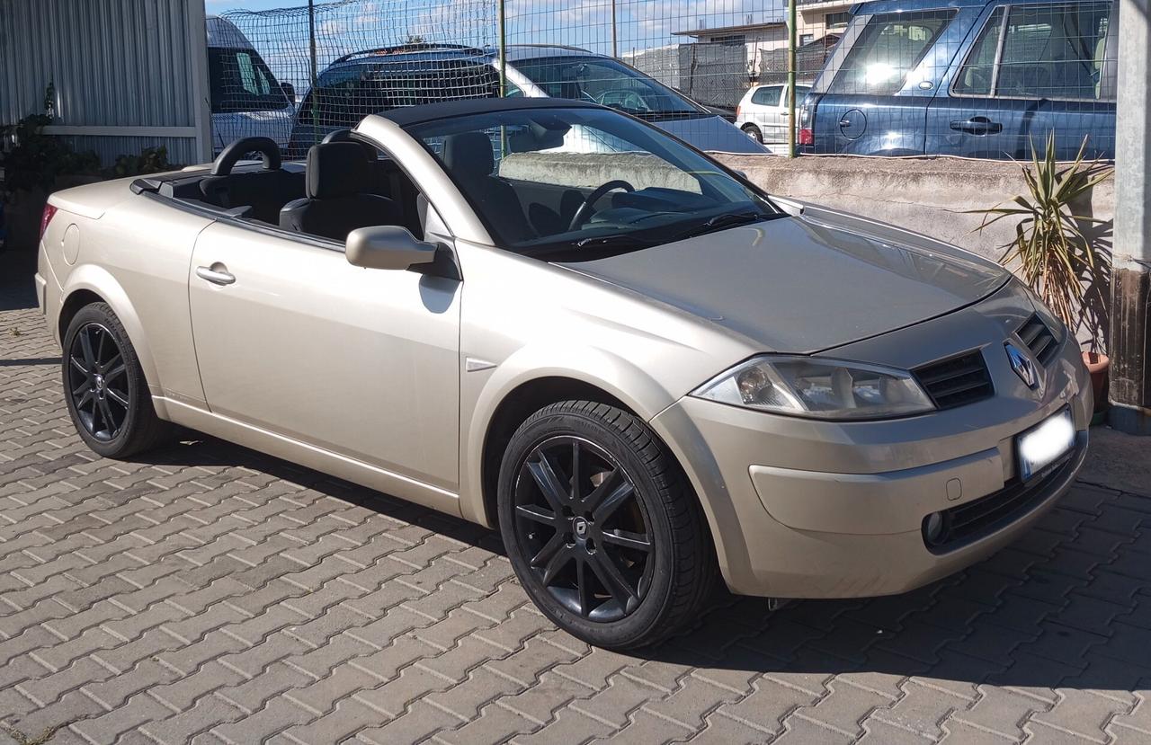 Renault Megane Mégane C-C 1.9 dCi Confort Authentique