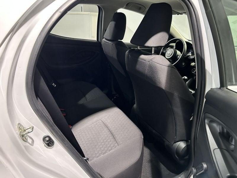 Toyota Yaris Yaris 1.0 5 porte Active + SENSORI DI PARCHEGGIO ANTERIORI