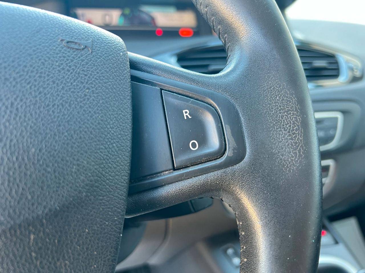 Renault Scenic 1.5 dCi 7 posti 110 CV