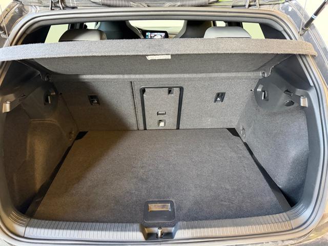 VOLKSWAGEN Golf 2.0 TDI 150 CV DSG SCR R-Line