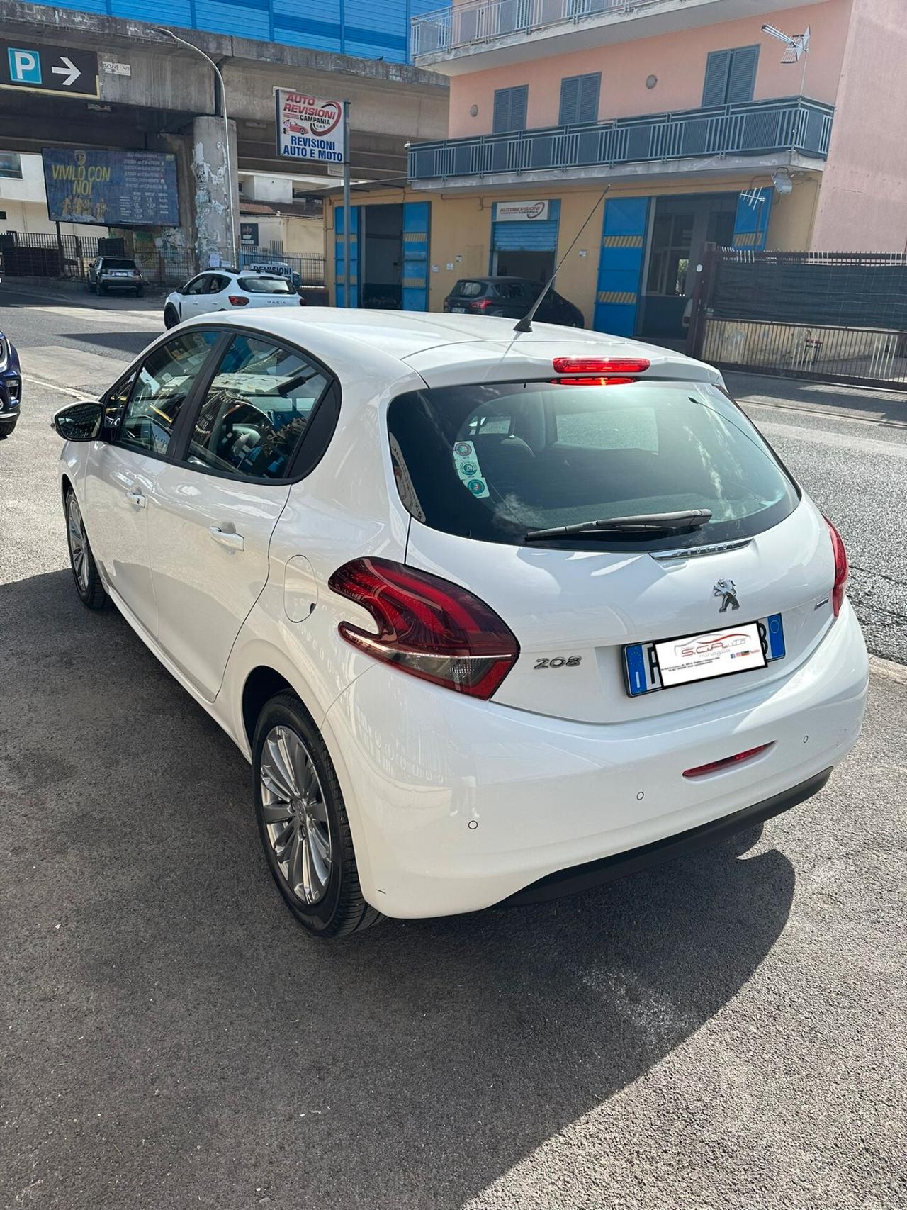 Peugeot 208 PureTech 82 5p. GPL Allure
