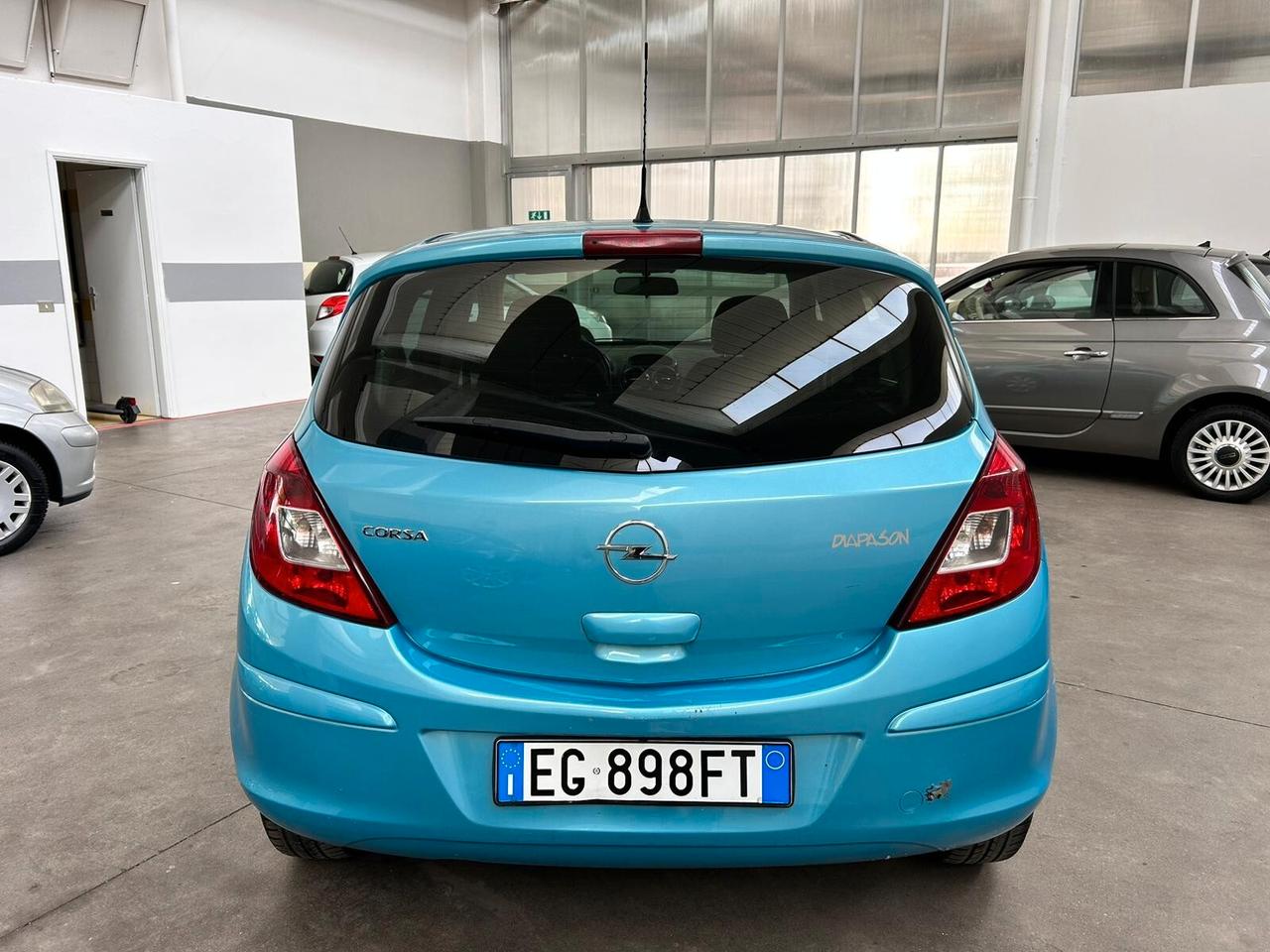 Opel Corsa 1.2 5 porte Cosmo *Neopatentati*