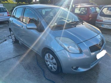 Toyota Yaris 1.3 5 porte Navi GPL