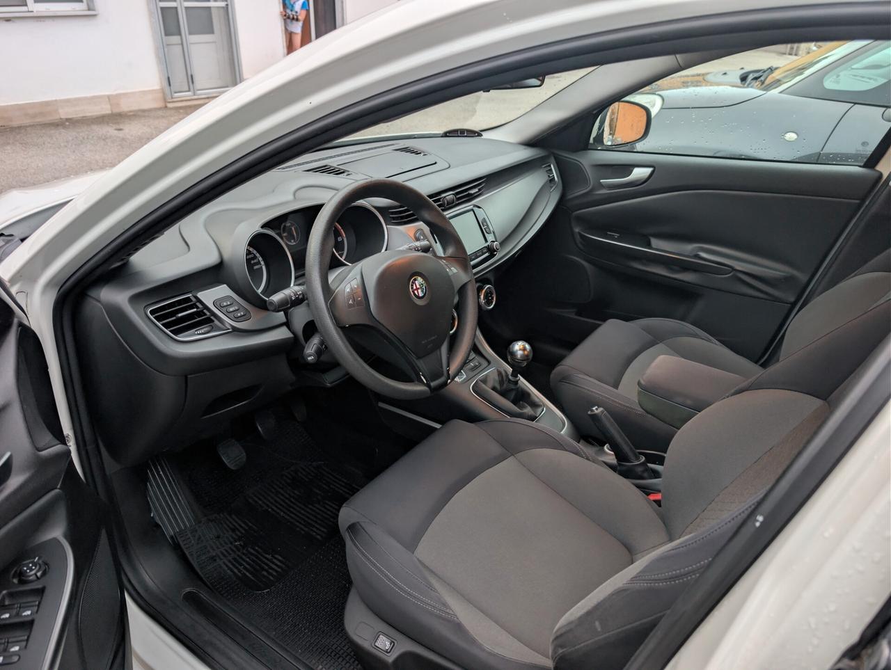 ALFA GIULIETTA 1.6 JTDm - NAVI - CRUISE - 136.000 KM