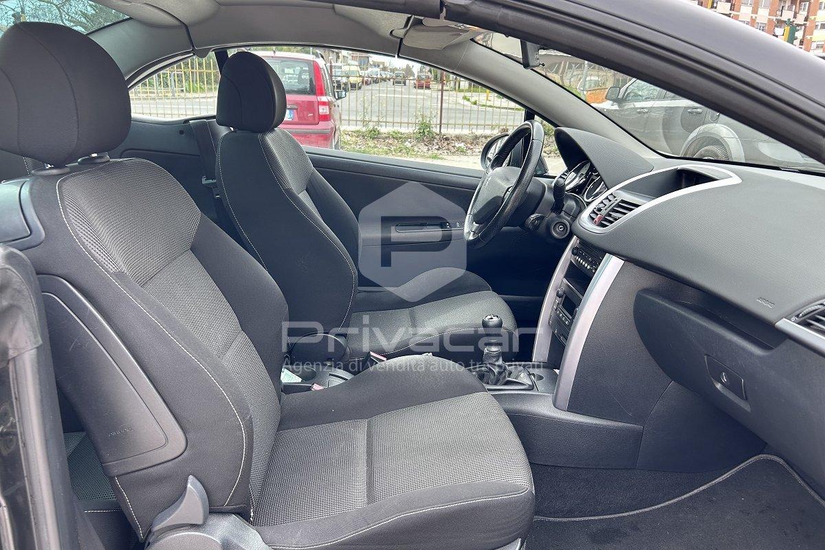 PEUGEOT 207 1.6 HDi 110CV CC Féline