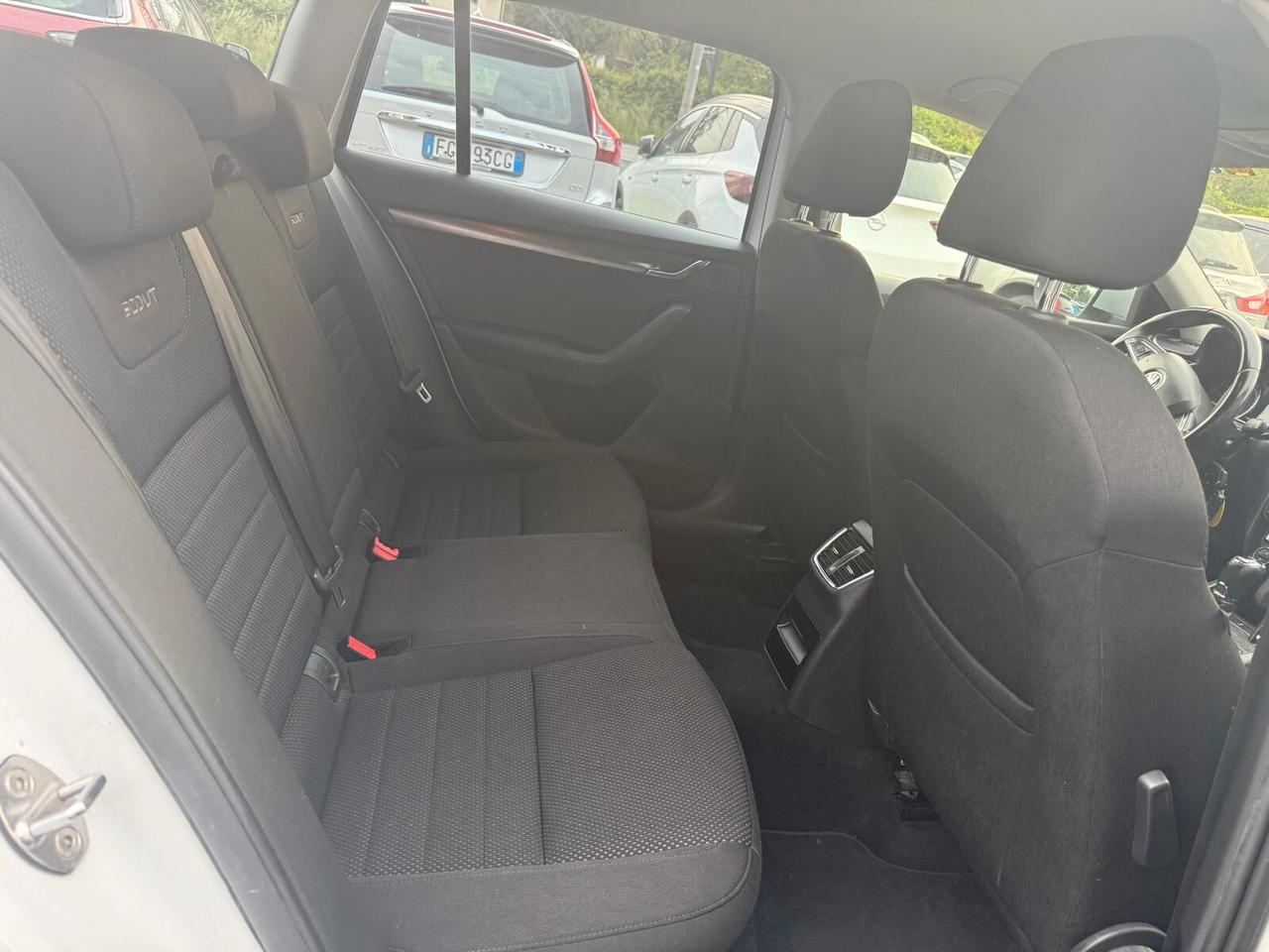 Skoda Octavia 2.0 TDI CR 180 CV 4x4 DSG Wagon Scout