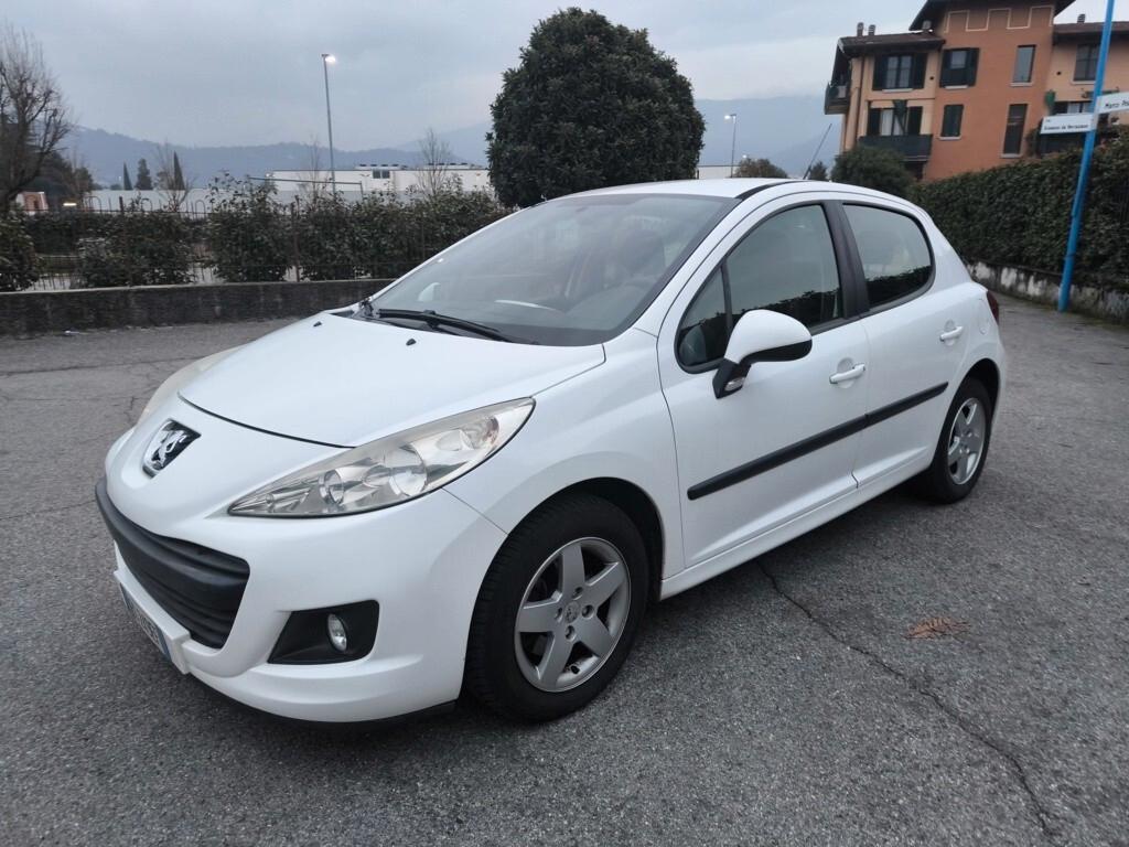 PEUGEOT 207 1,4 BENZINA- OK NEOPATENTATI