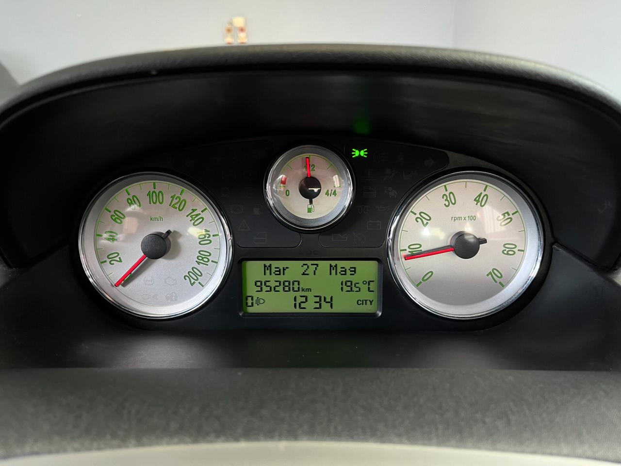 Lancia Ypsilon 1.2cc BENZ 60cv - OK NEOPATENTATI