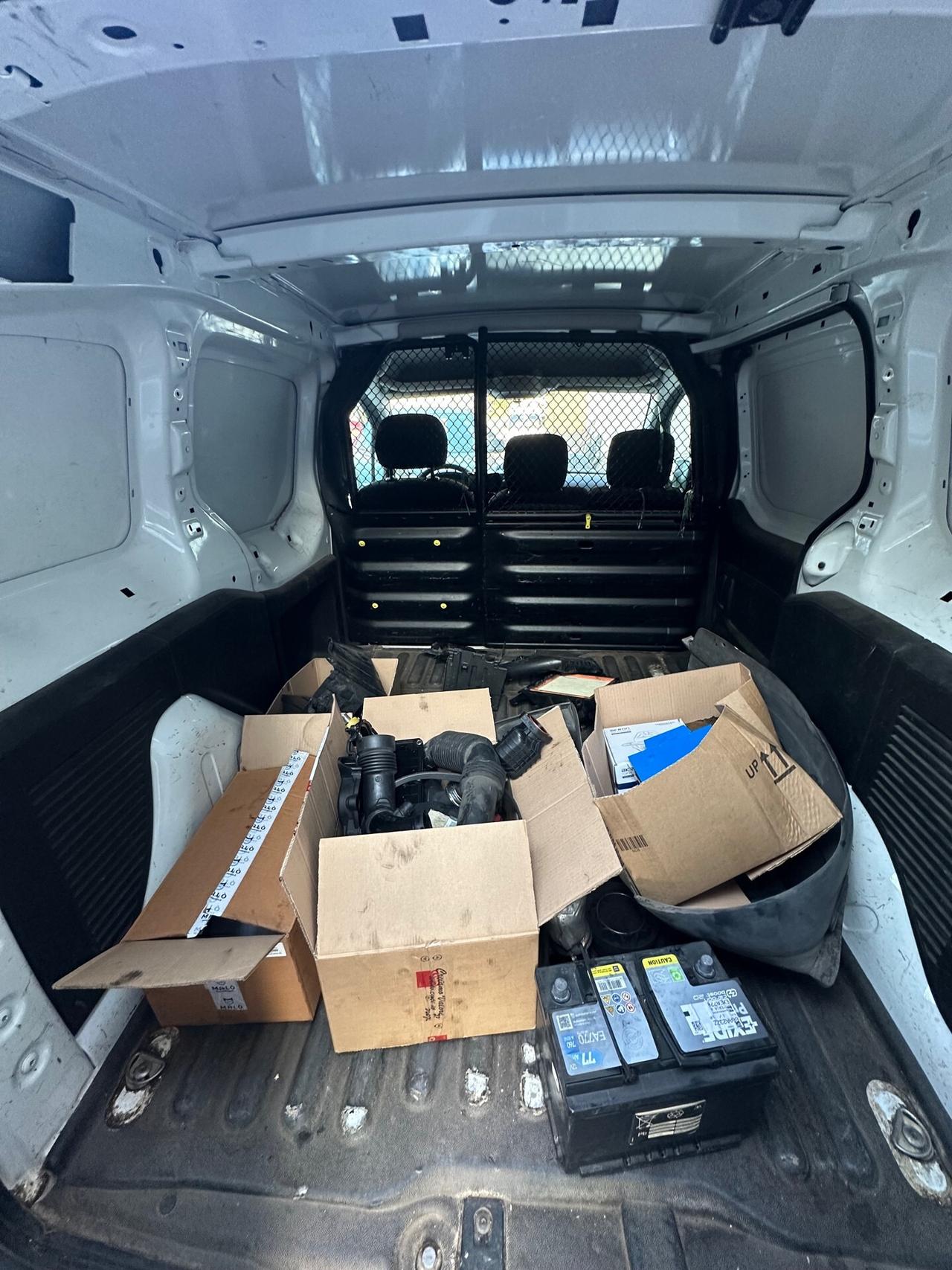 Citroen Berlingo EURO 6B-TESTATA DA SISTEMARE
