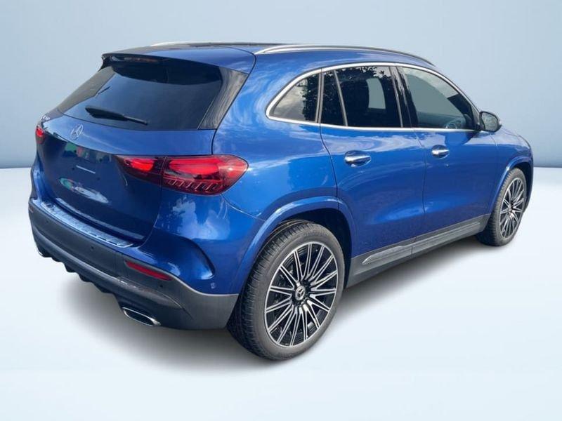 Mercedes-Benz GLA 200 Automatic AMG Line PREMIUM