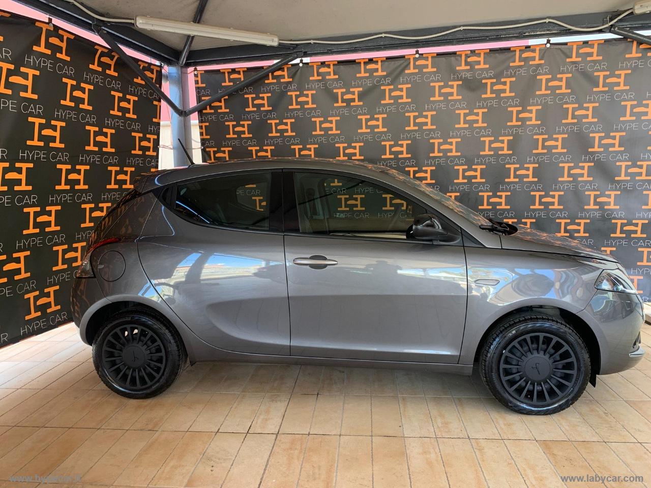 LANCIA Ypsilon 1.0 FireFly 5p.S&S Hybrid Silver NEO PATENTATI