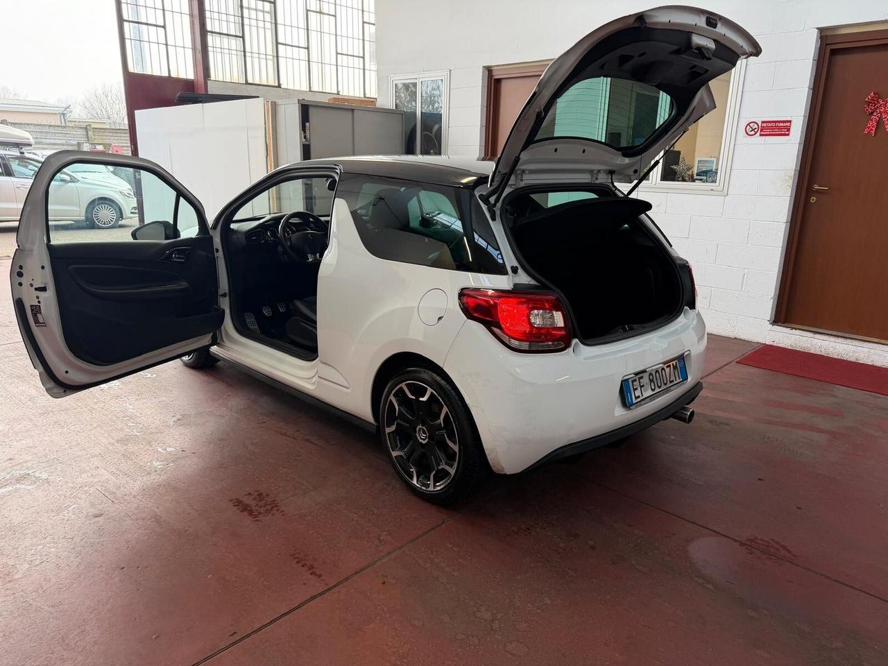 DS 3 1.6 VTi 120 Just Black NEOPAT