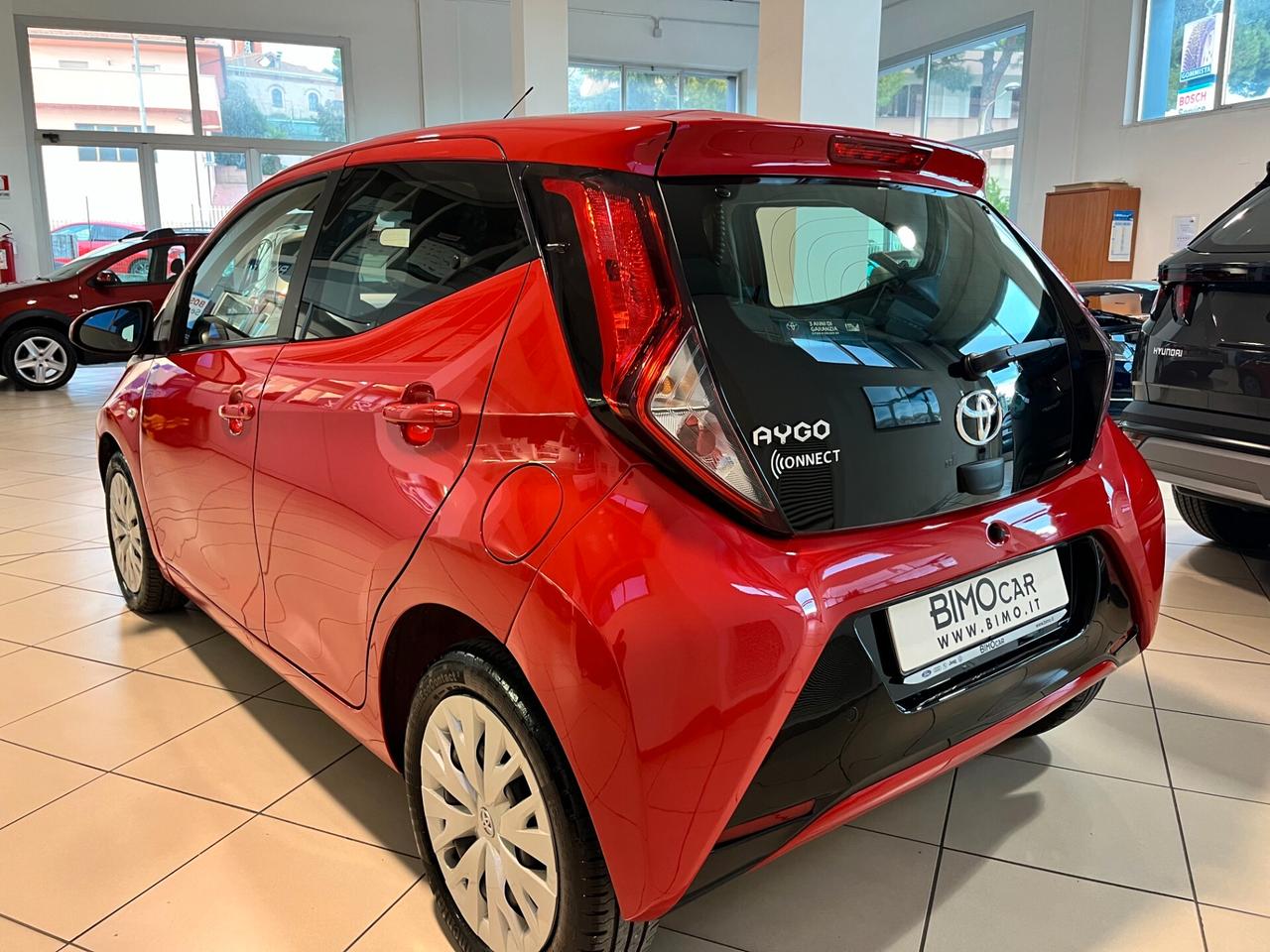 Toyota Aygo Connect 1.0 VVT-i 72 CV x-cool 5 porte