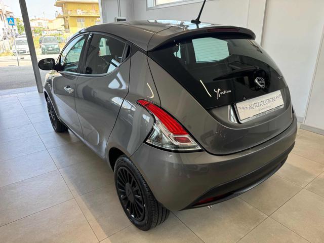 LANCIA Ypsilon 1.0 FireFly 5 porte S&S Hybrid Ecochic Silver