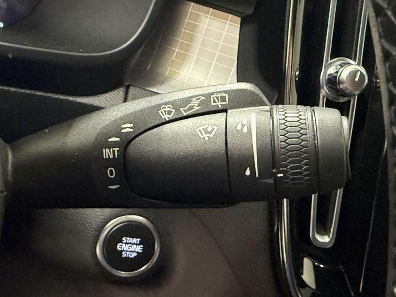 Volvo XC40 Recharge T4 Plug-in Hybrid auto Recharge Core