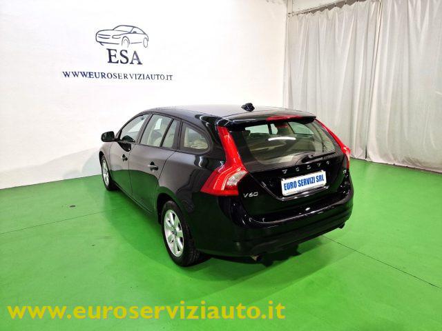 VOLVO V60 T3 Powershift Kinetic