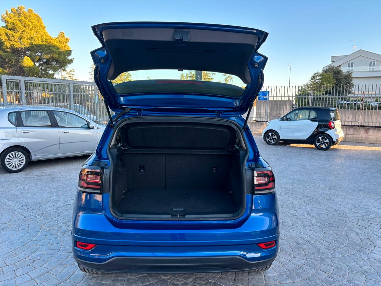 Volkswagen T-Cross 1.6 TDI DSG R-LINE
