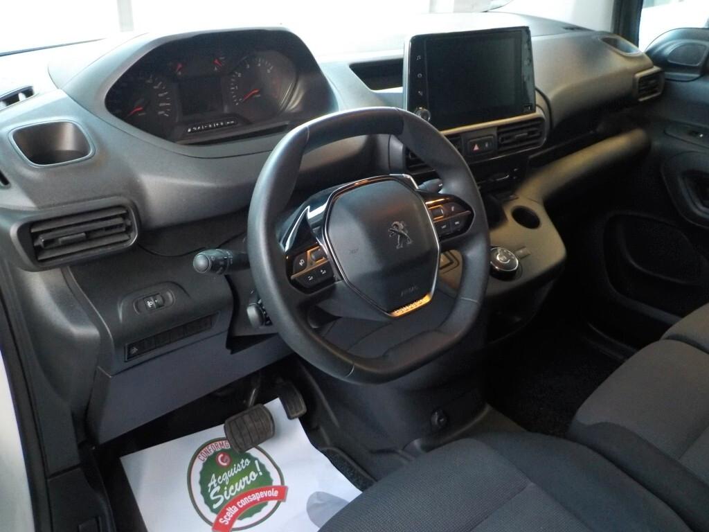 Peugeot Partner BlueHDi 130 EAT8 S&S PC - Autocarro lamierato 3 posti - Cambio automatico
