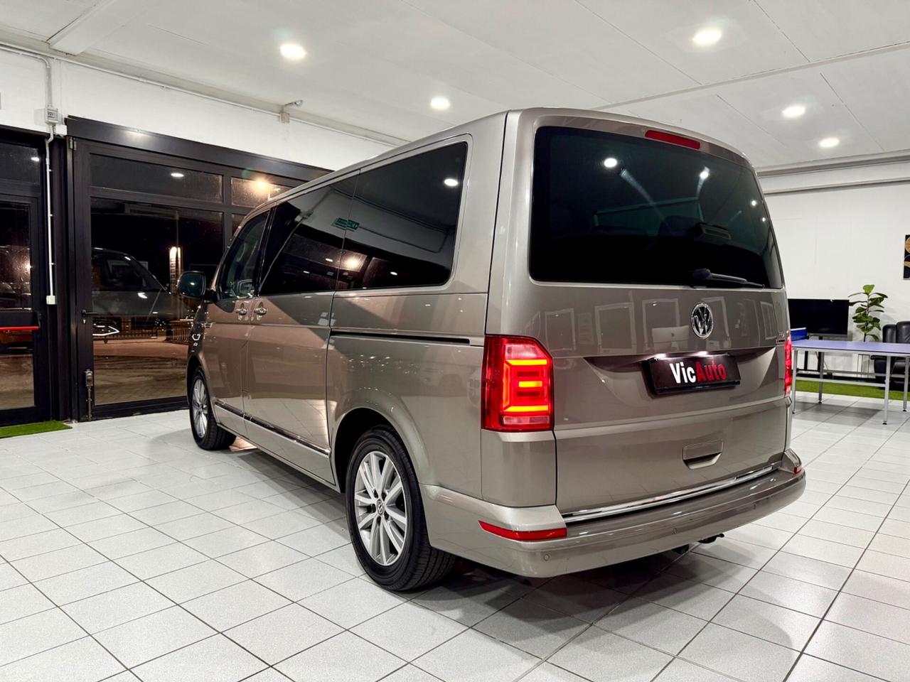 Volkswagen Transporter 2.0 GENERATION SIX FULL OPTIONAL