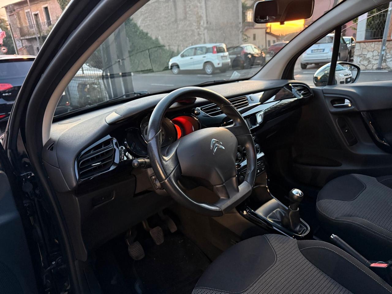 Citroen C3 1.2 PureTech 82 - 89.000km - Tutto incluso - Finanziabile