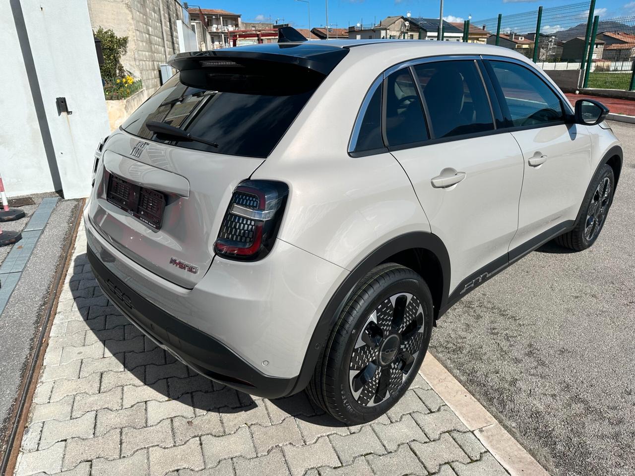 Fiat 600 Hybrid DCT MHEV La Prima