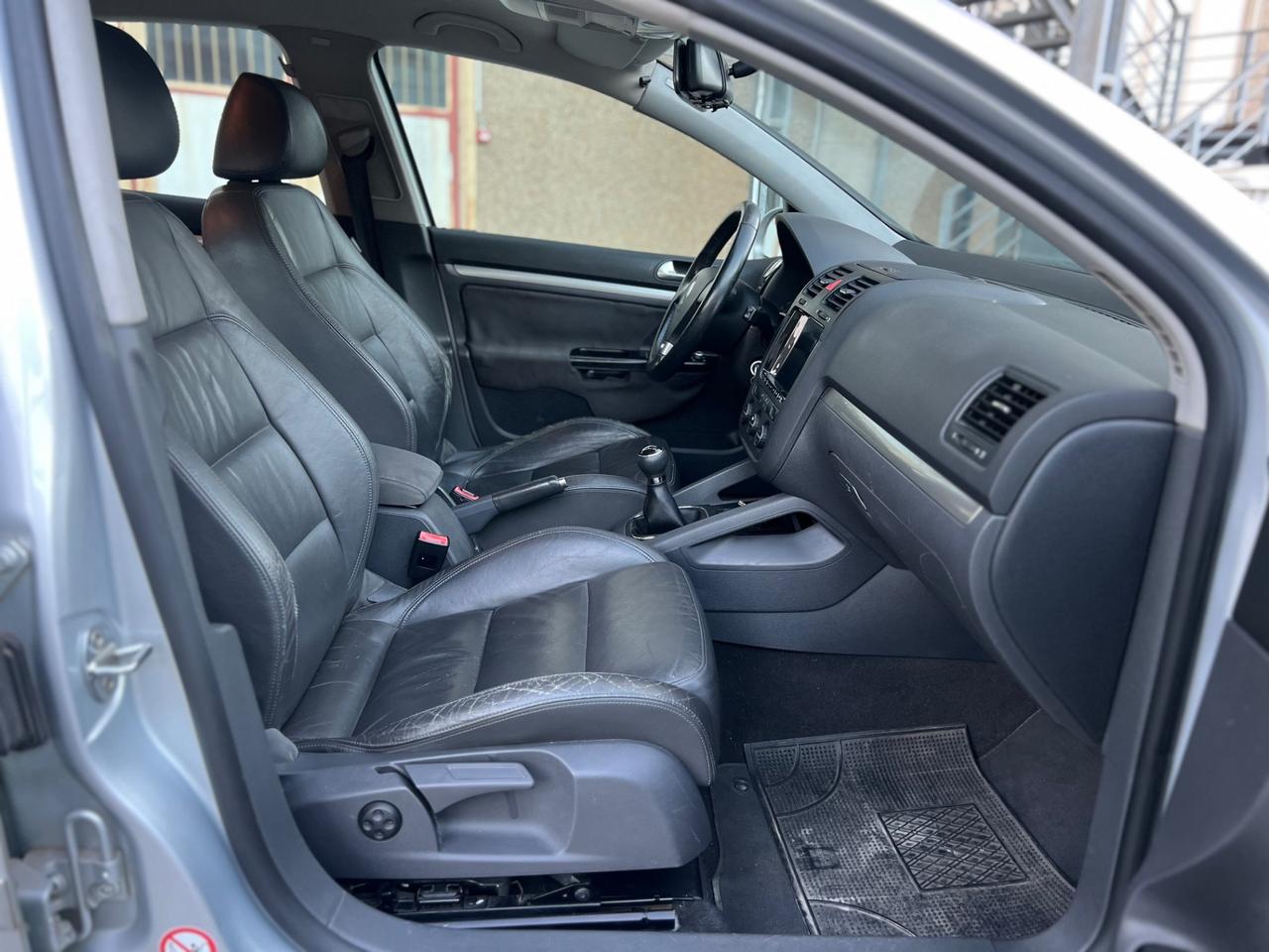 Volkswagen Golf 2.0 16V TDI 5p. Sportline interni in pelle
