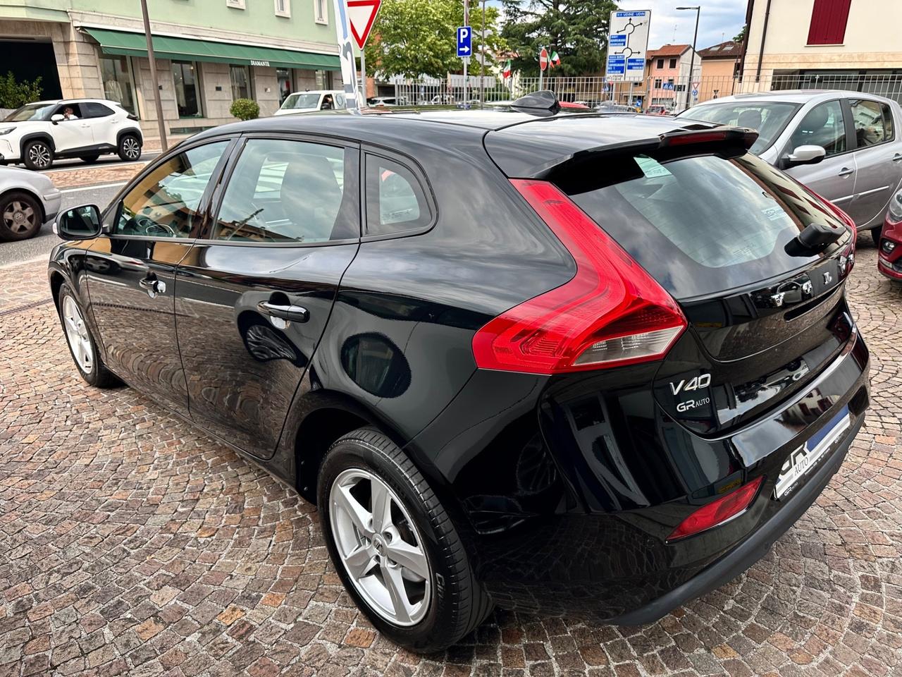 Volvo V40 2.0d 120Cv D2 Kinetic - Uniproprietario