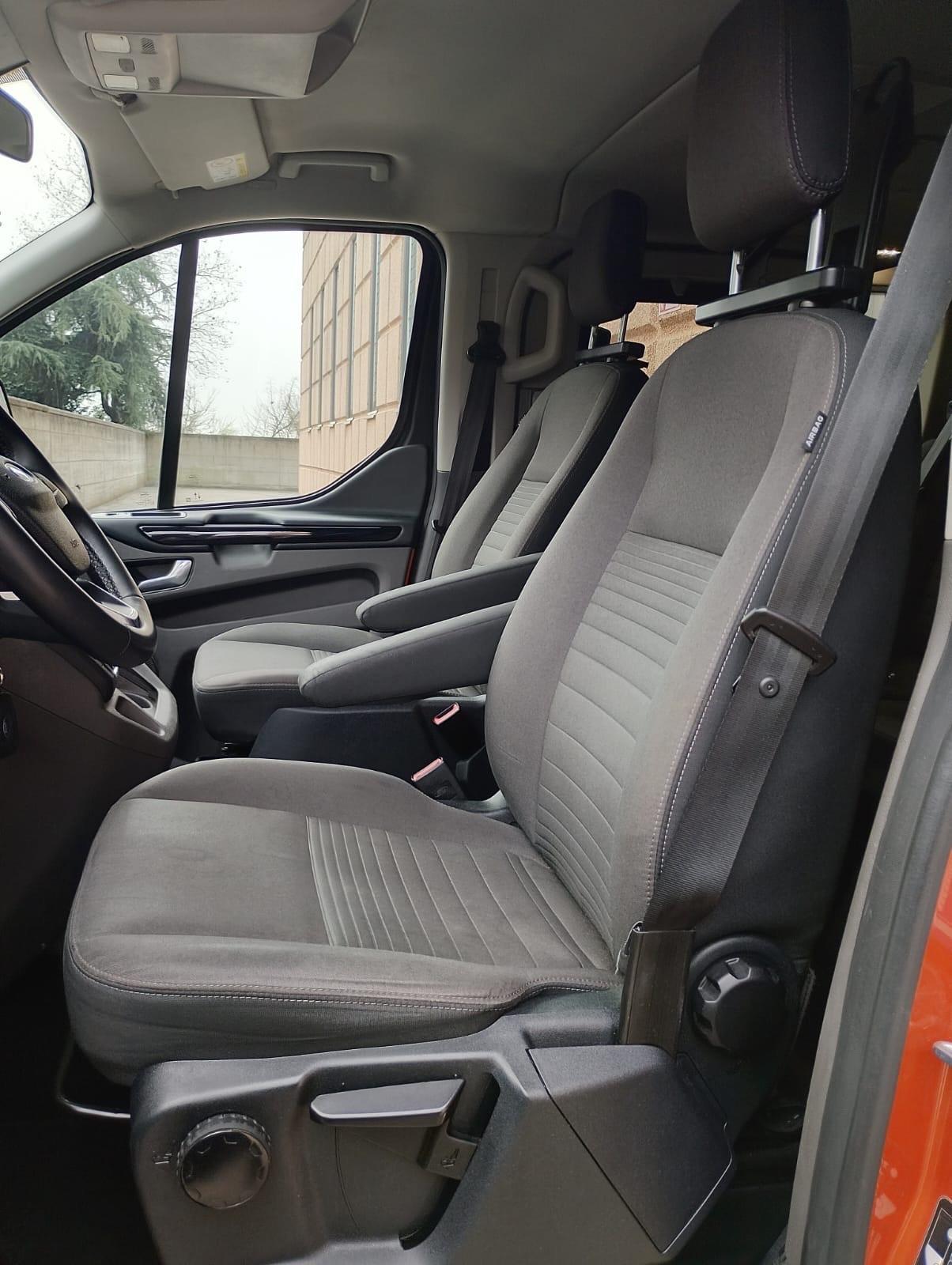 Ford Tourneo Custom 320 2.0 EcoBlue 170CV aut. Titanium