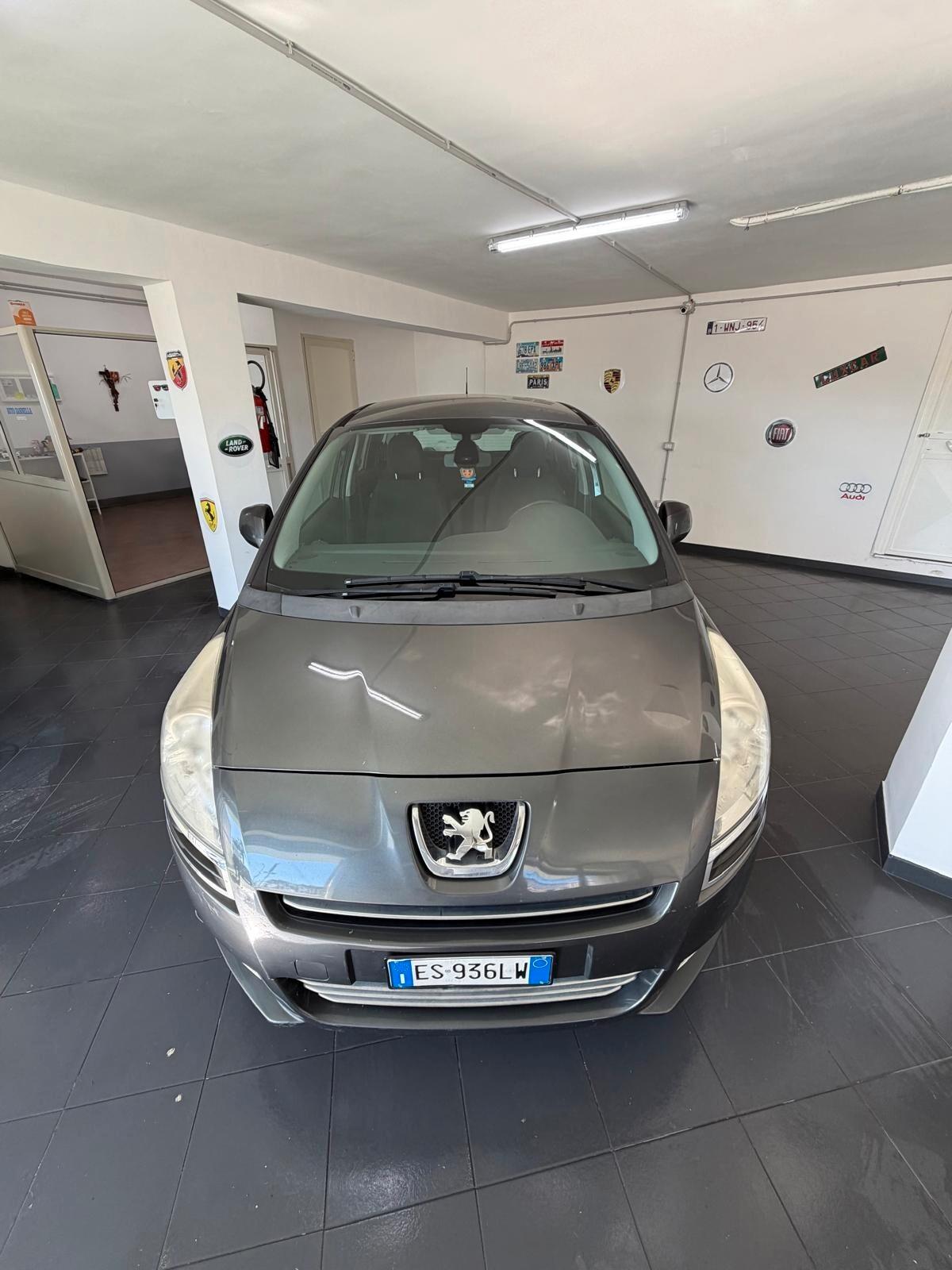 Peugeot 5008 1.6 HDi 115CV Business